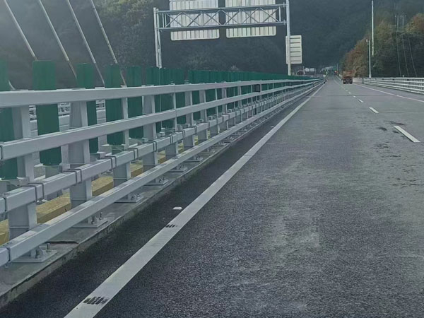 桥梁护栏